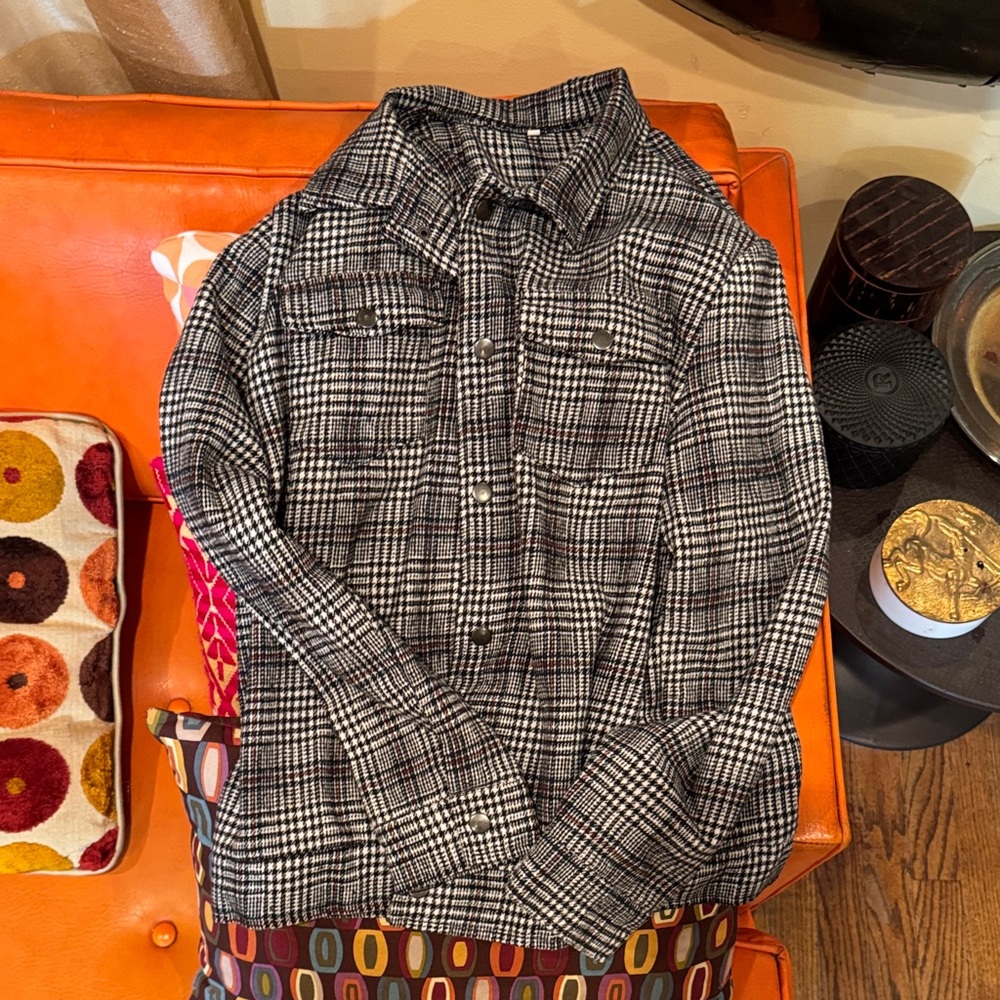 Men's Black and White Plaid Flannel Like Jacket size SMALL